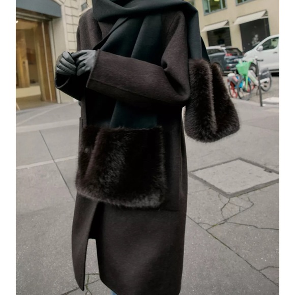 PLAIN WOOL SCARF WITH FAUX FUR EFFECT - Picture 2 of 3